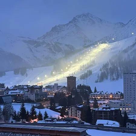 Daire Facing The Sestriere Slopes