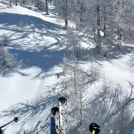 Facing The Sestriere Slopes 아파트