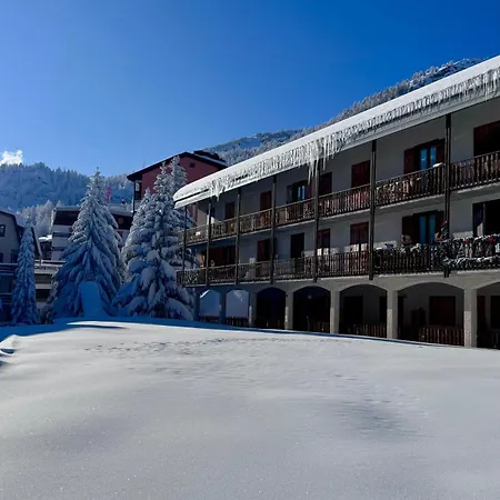 Facing The Sestriere Slopes Borgata Sestriere