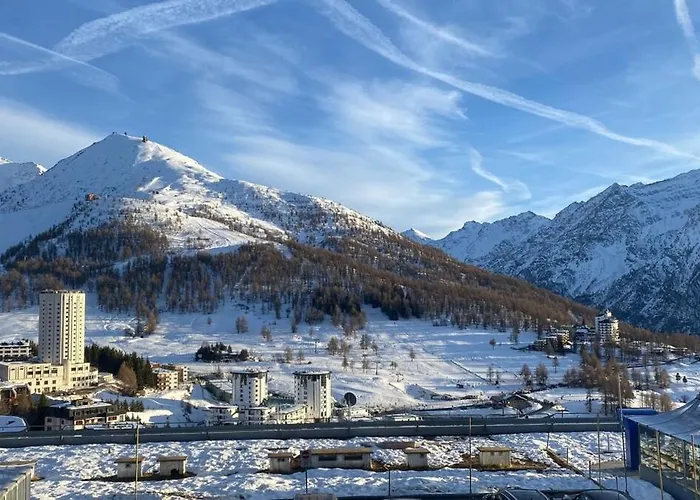 Daire Facing The Sestriere Slopes Borgata Sestriere