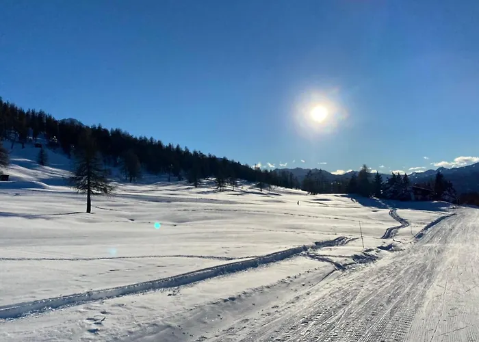 Facing The Sestriere Slopes 公寓